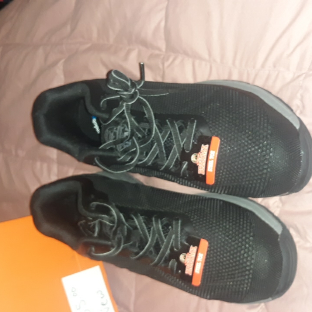 Mens size 9 1/2 steel toe work shoes